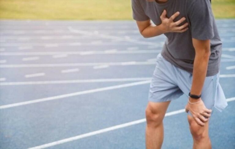 Why Your Chest Hurts When You Workout (Warning Signs)